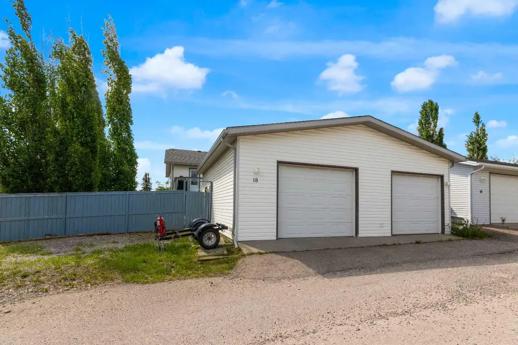 18 West Mcmanus Road Cochrane AB T4C 1L7