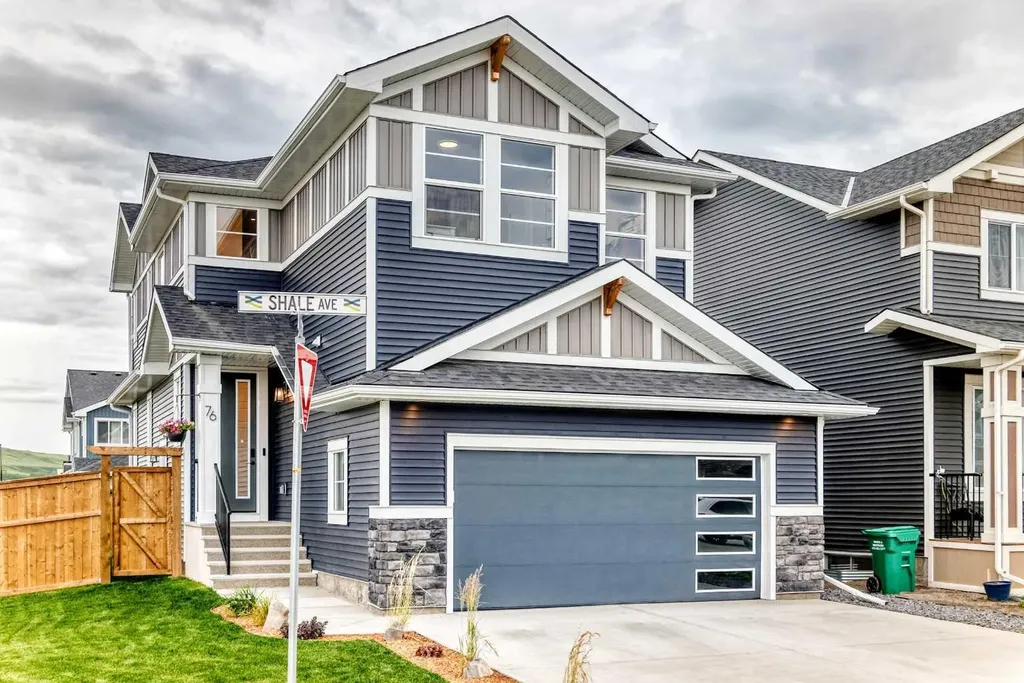 76 Shale Avenue Cochrane AB T4C3G6