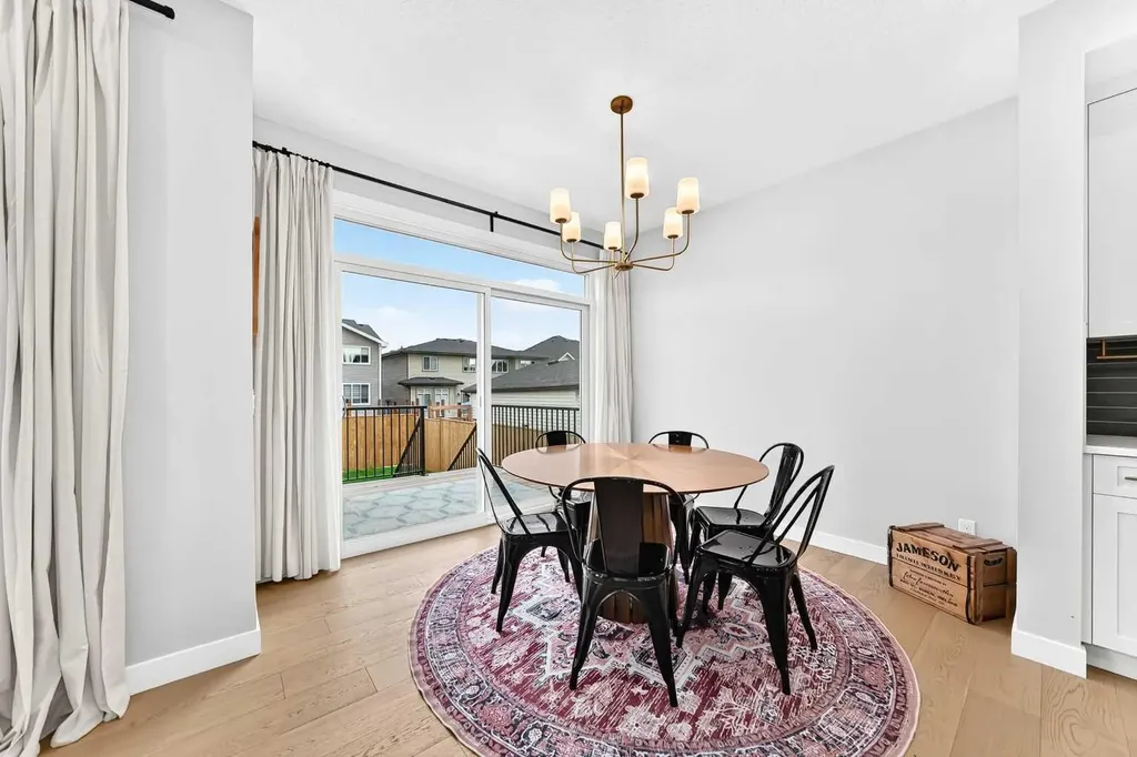 76 Shale Avenue Cochrane AB T4C3G6