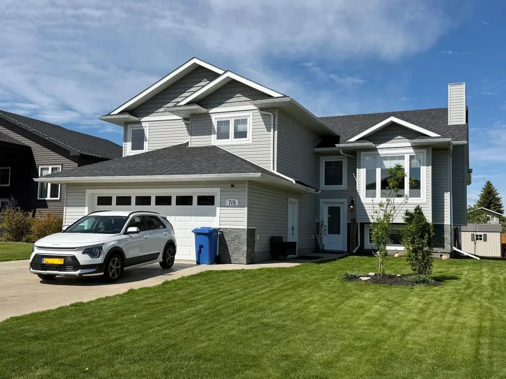 718 24 Street Wainwright AB T9W 0B6
