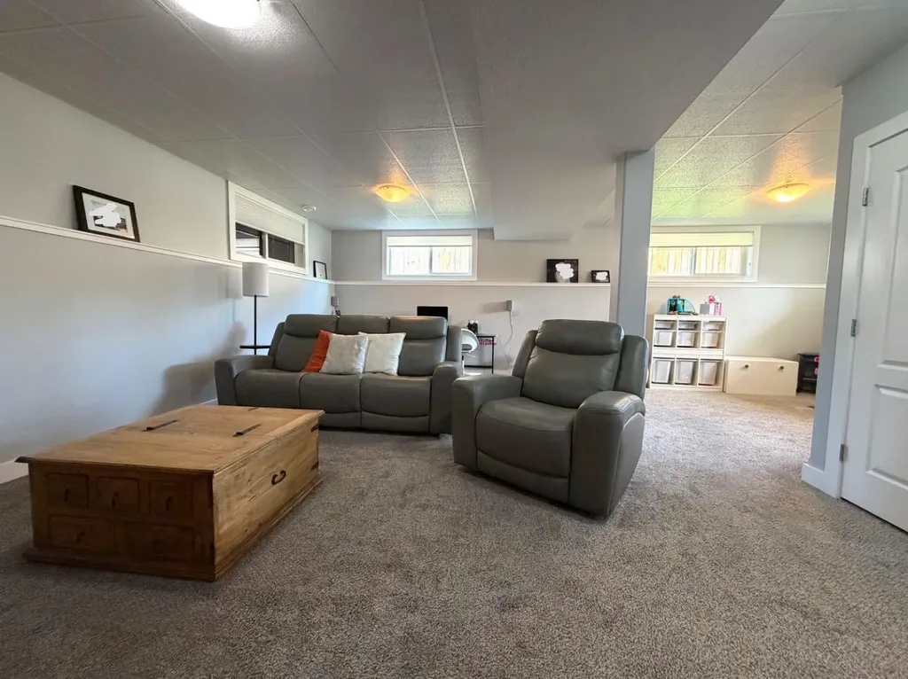 718 24 Street Wainwright AB T9W 0B6
