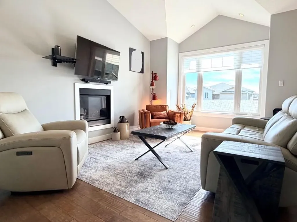 718 24 Street Wainwright AB T9W 0B6