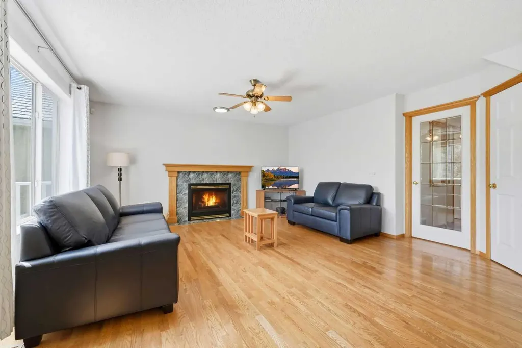 67 Sienna Heights Way SW Calgary AB T3H 3T6