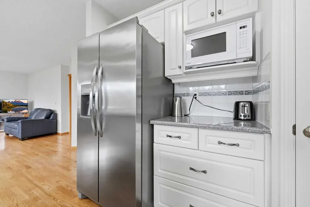 67 Sienna Heights Way SW Calgary AB T3H 3T6