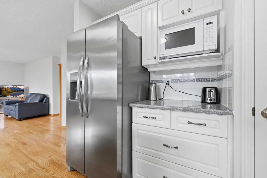 67 Sienna Heights Way SW Calgary AB T3H 3T6