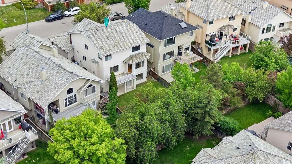 67 Sienna Heights Way SW Calgary AB T3H 3T6