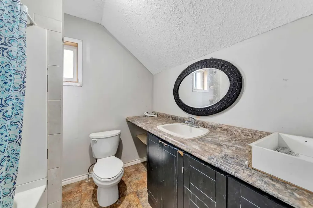 4825 45 Street Lloydminster SK S9V 0H8