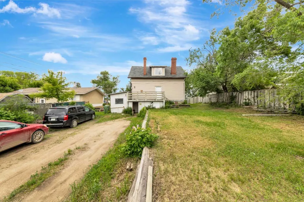 4825 45 Street Lloydminster SK S9V 0H8