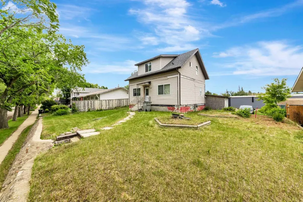 4825 45 Street Lloydminster SK S9V 0H8