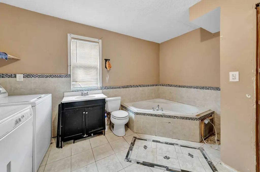 4825 45 Street Lloydminster SK S9V 0H8