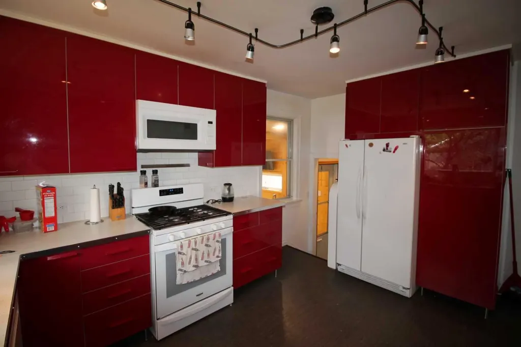 819 9 Avenue S Lethbridge AB T1J 1T6