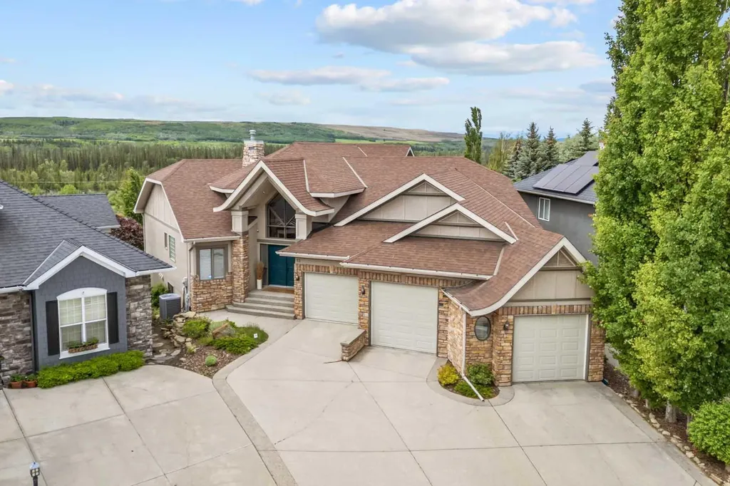 13 Discovery Rise SW Calgary AB T3H 4N6