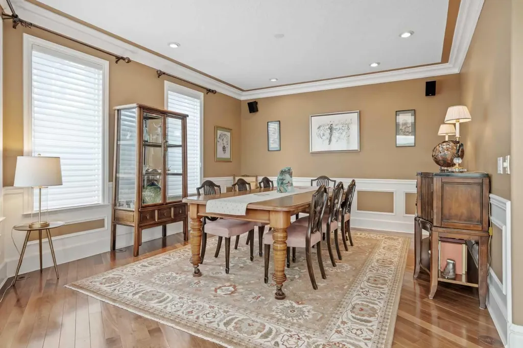 13 Discovery Rise SW Calgary AB T3H 4N6