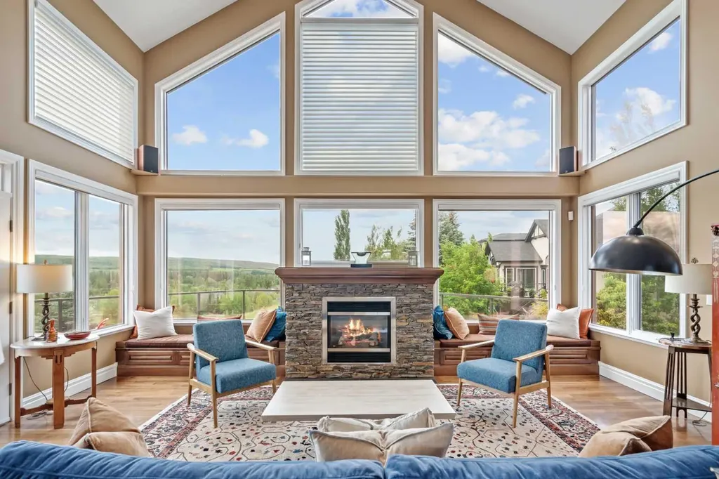 13 Discovery Rise SW Calgary AB T3H 4N6