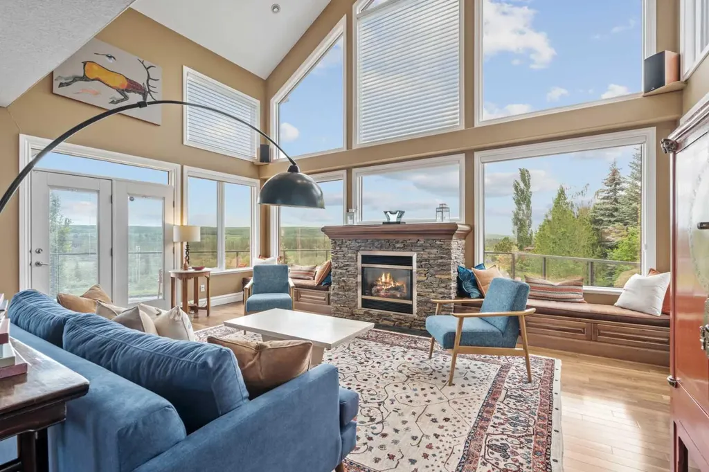 13 Discovery Rise SW Calgary AB T3H 4N6