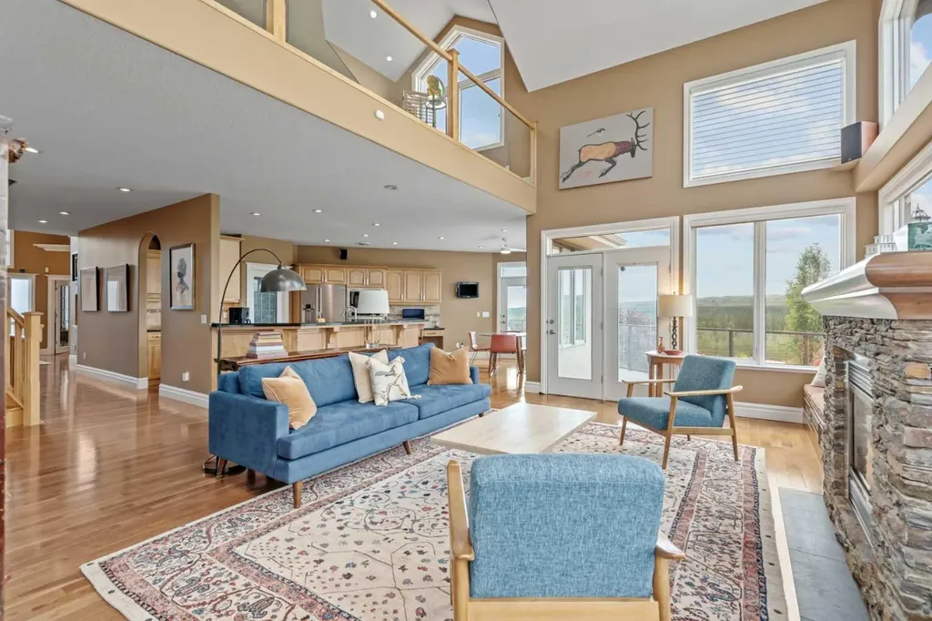 13 Discovery Rise SW Calgary AB T3H 4N6