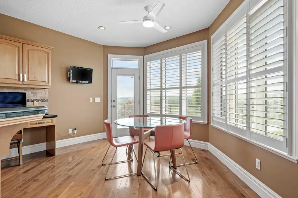 13 Discovery Rise SW Calgary AB T3H 4N6
