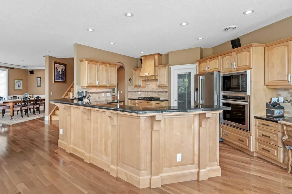 13 Discovery Rise SW Calgary AB T3H 4N6
