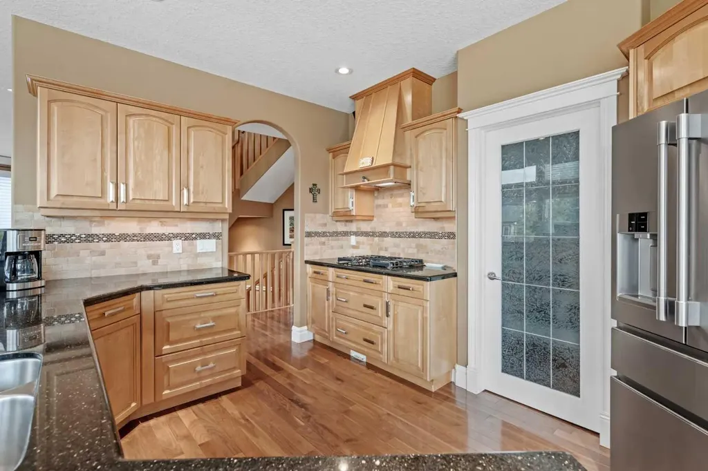 13 Discovery Rise SW Calgary AB T3H 4N6