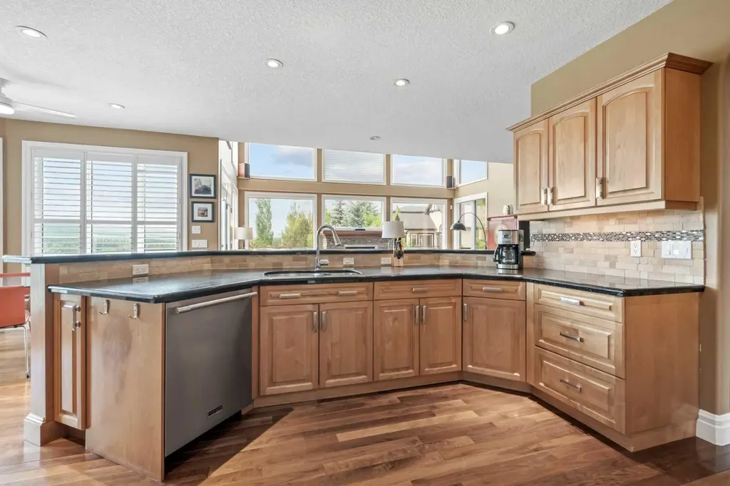13 Discovery Rise SW Calgary AB T3H 4N6