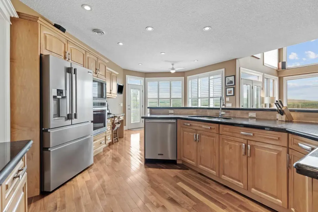 13 Discovery Rise SW Calgary AB T3H 4N6