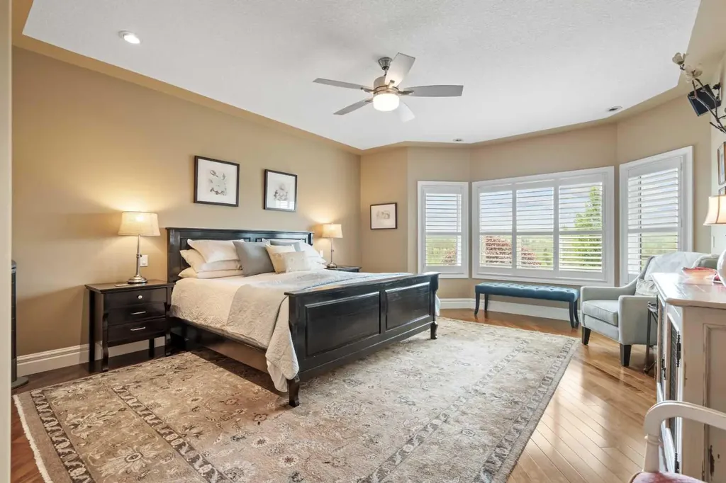 13 Discovery Rise SW Calgary AB T3H 4N6