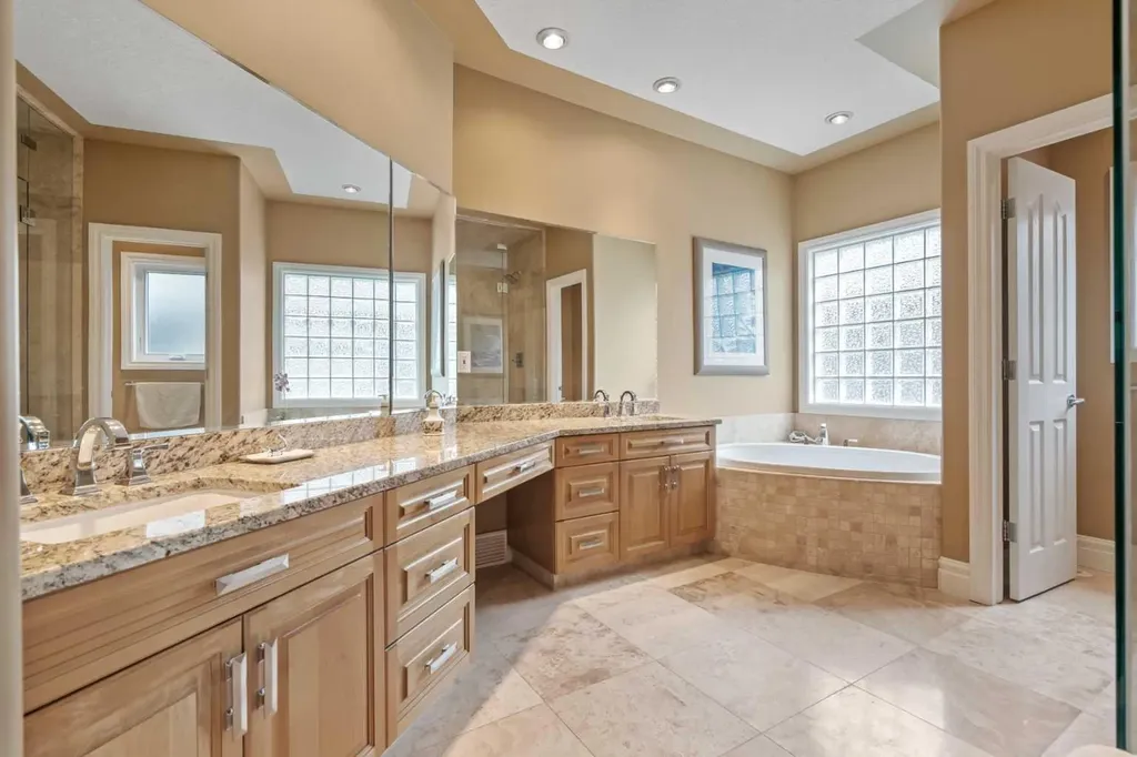 13 Discovery Rise SW Calgary AB T3H 4N6