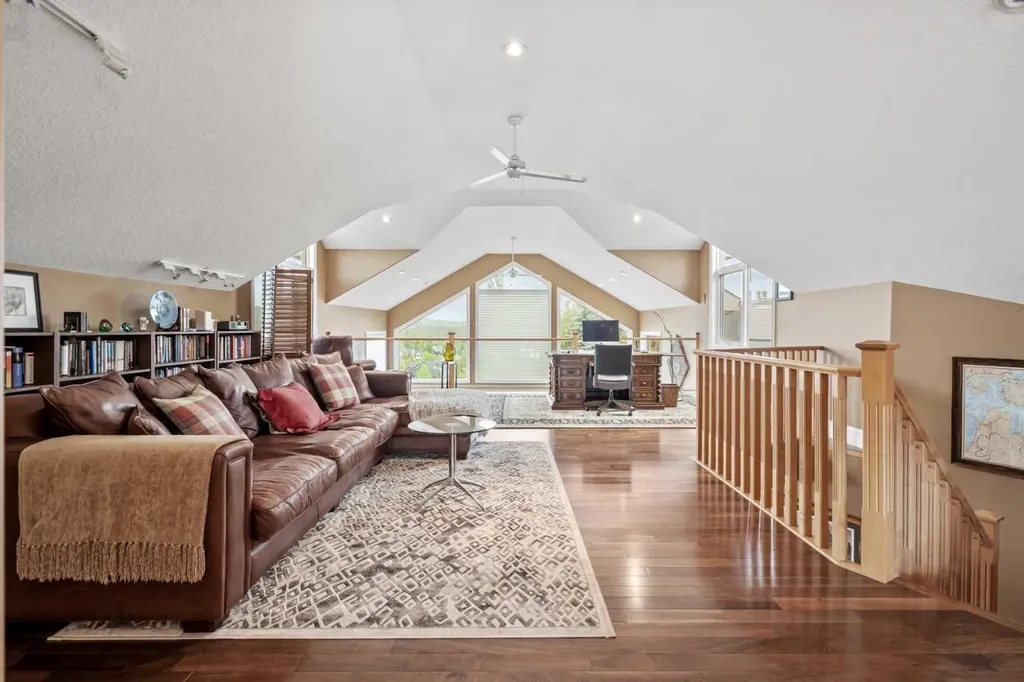 13 Discovery Rise SW Calgary AB T3H 4N6