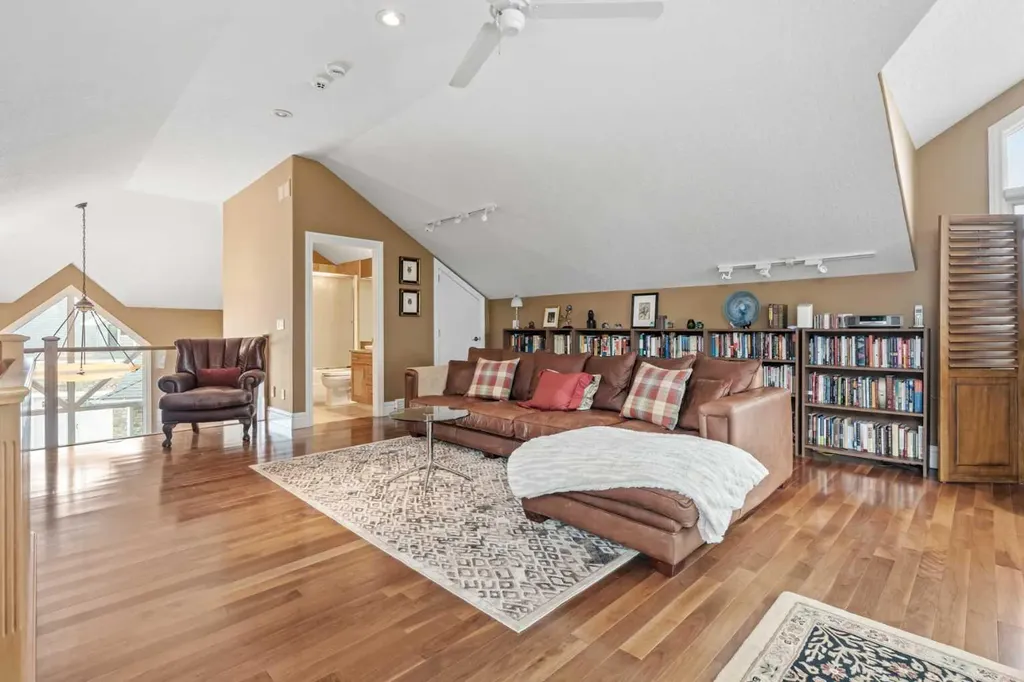 13 Discovery Rise SW Calgary AB T3H 4N6