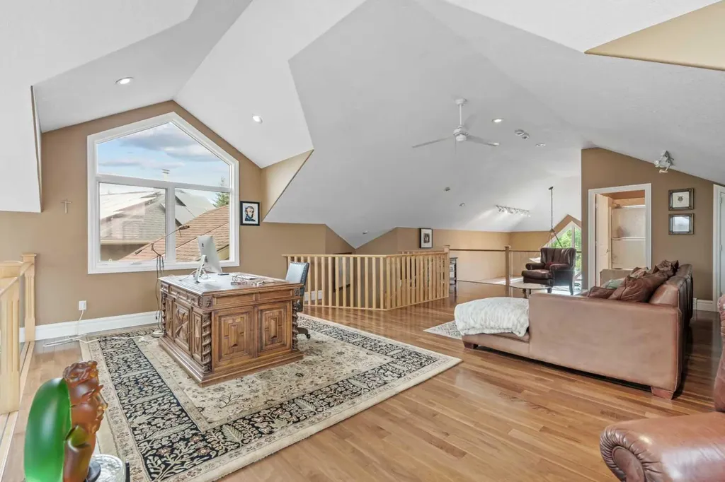 13 Discovery Rise SW Calgary AB T3H 4N6
