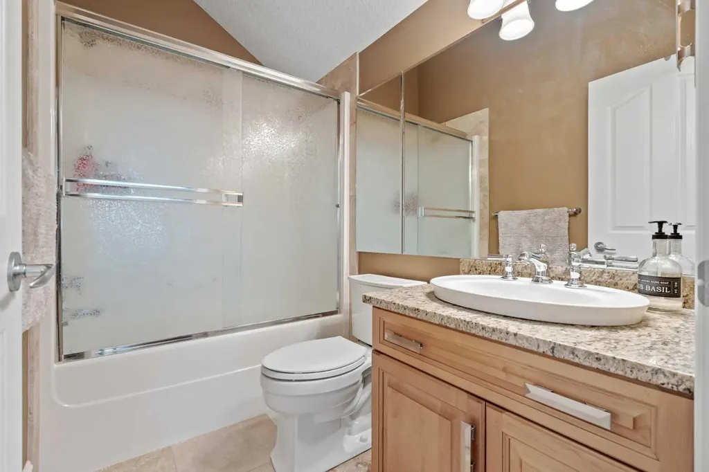 13 Discovery Rise SW Calgary AB T3H 4N6