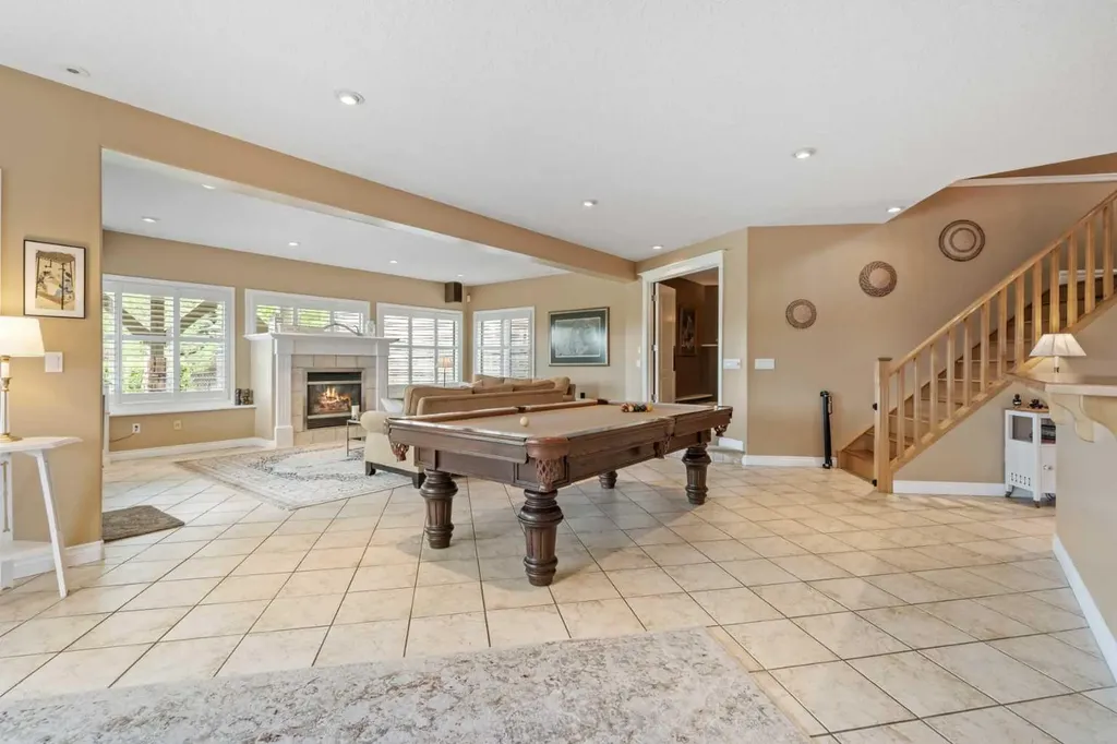 13 Discovery Rise SW Calgary AB T3H 4N6