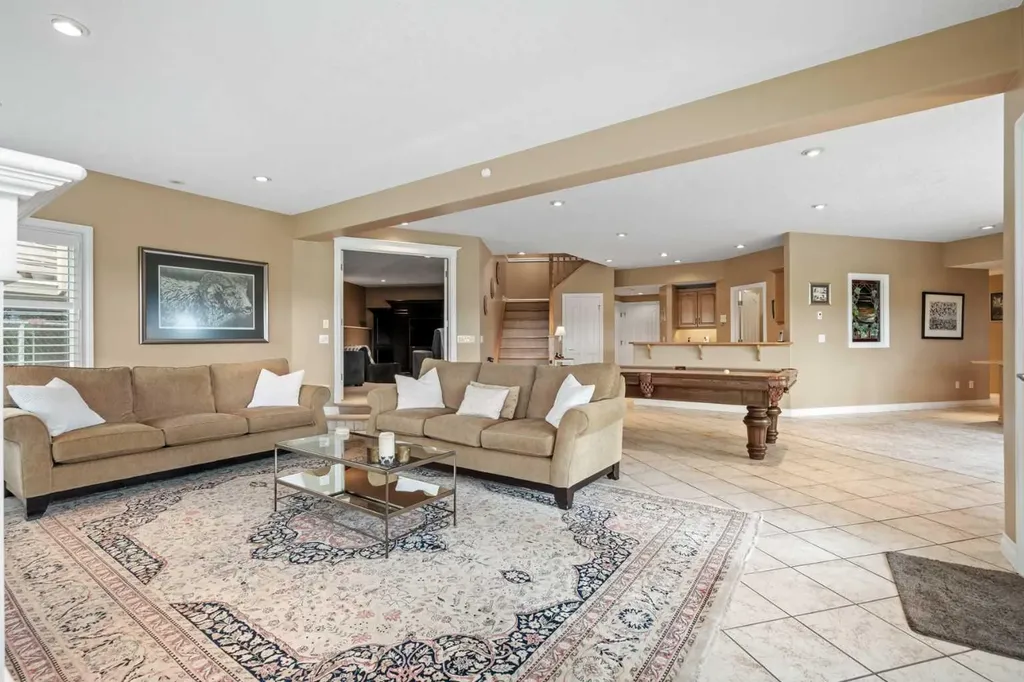 13 Discovery Rise SW Calgary AB T3H 4N6