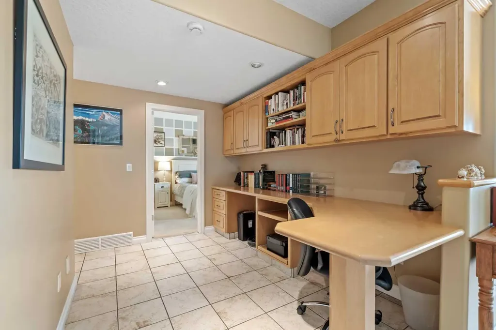13 Discovery Rise SW Calgary AB T3H 4N6