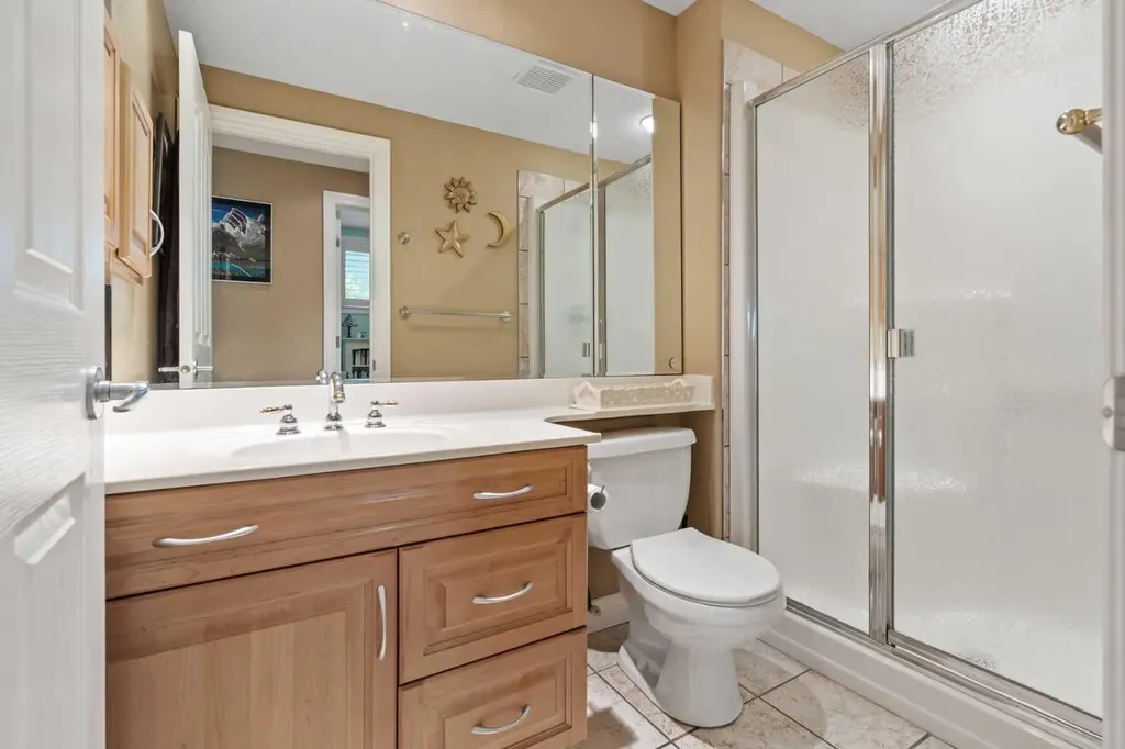 13 Discovery Rise SW Calgary AB T3H 4N6