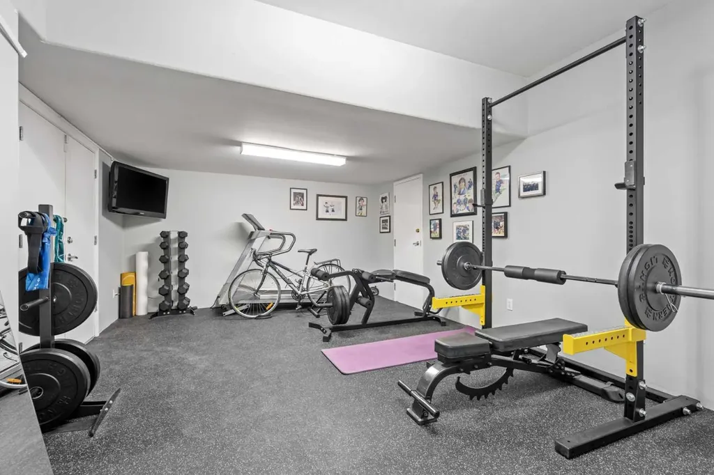 13 Discovery Rise SW Calgary AB T3H 4N6