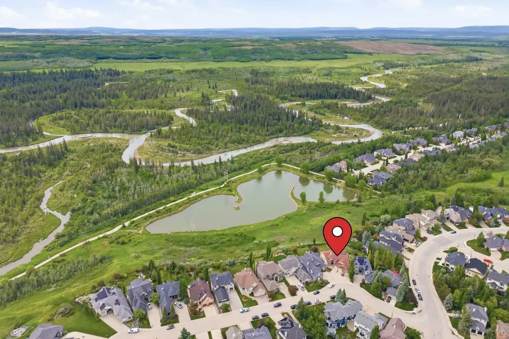 13 Discovery Rise SW Calgary AB T3H 4N6