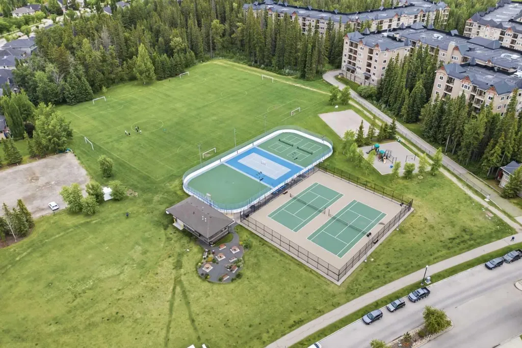 13 Discovery Rise SW Calgary AB T3H 4N6