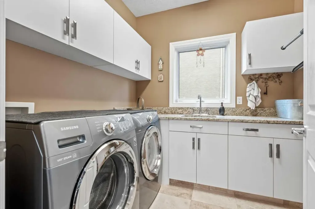 13 Discovery Rise SW Calgary AB T3H 4N6