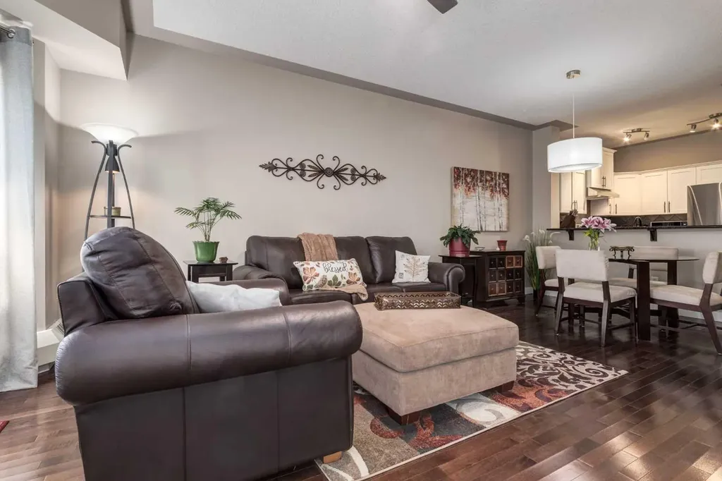 30 Discovery Ridge Close SW Calgary AB T3H 5X5