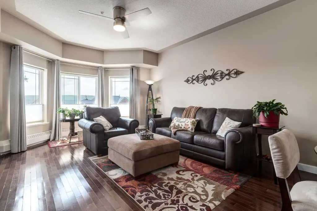 30 Discovery Ridge Close SW Calgary AB T3H 5X5