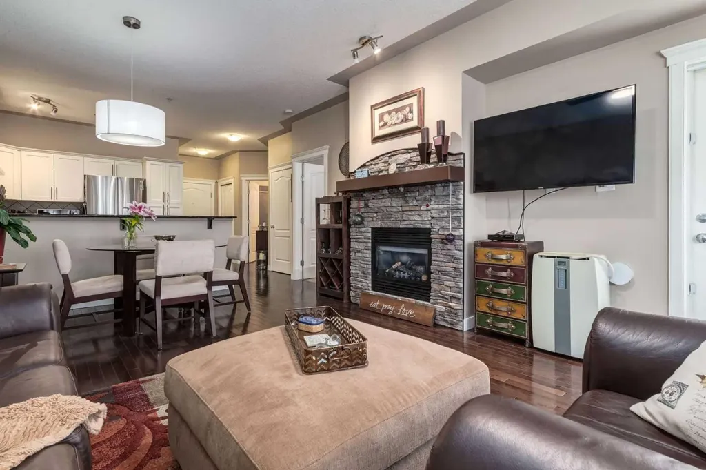30 Discovery Ridge Close SW Calgary AB T3H 5X5