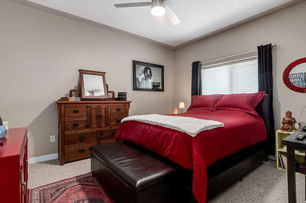 30 Discovery Ridge Close SW Calgary AB T3H 5X5