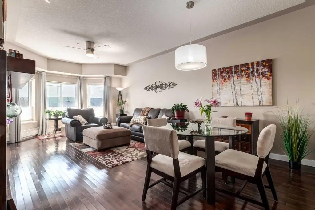30 Discovery Ridge Close SW Calgary AB T3H 5X5