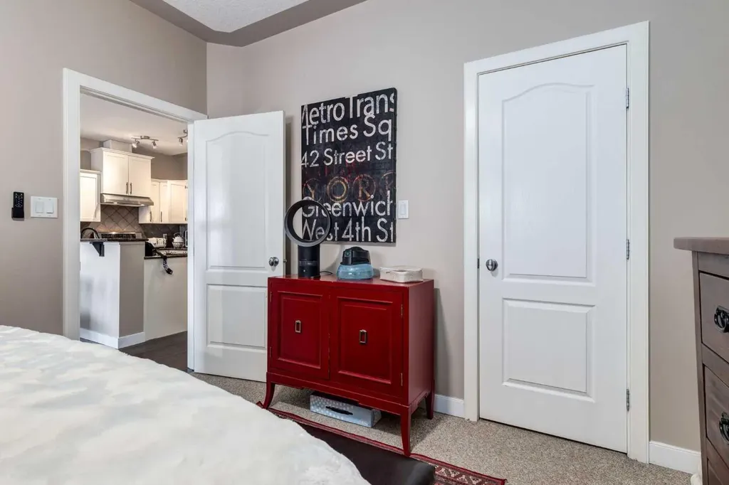 30 Discovery Ridge Close SW Calgary AB T3H 5X5