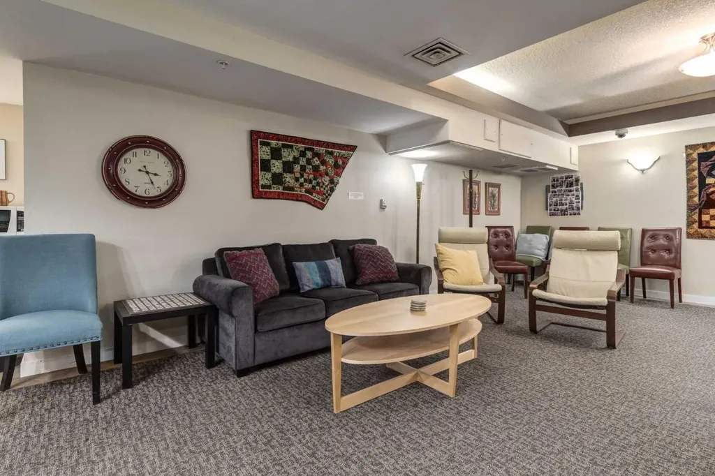 30 Discovery Ridge Close SW Calgary AB T3H 5X5
