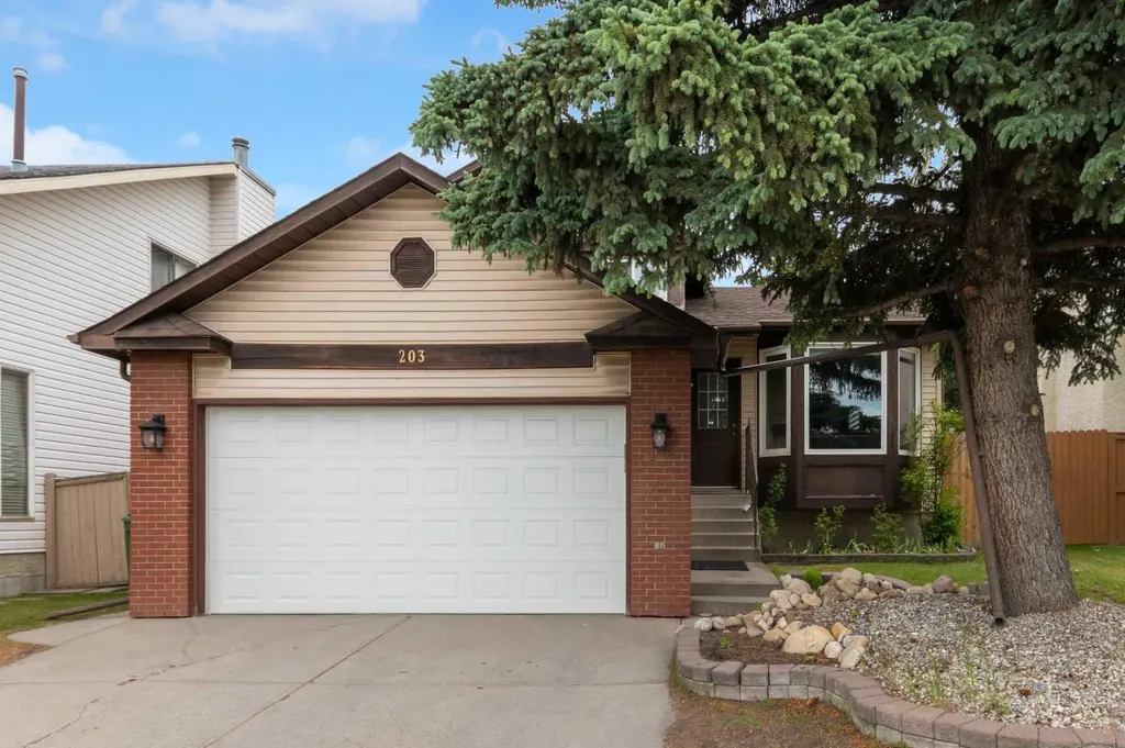 203 Edgepark Boulevard NW Calgary AB T3A 4E4