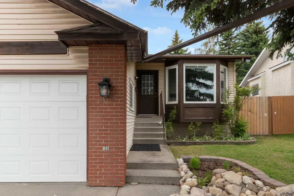 203 Edgepark Boulevard NW Calgary AB T3A 4E4