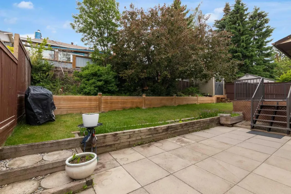 203 Edgepark Boulevard NW Calgary AB T3A 4E4