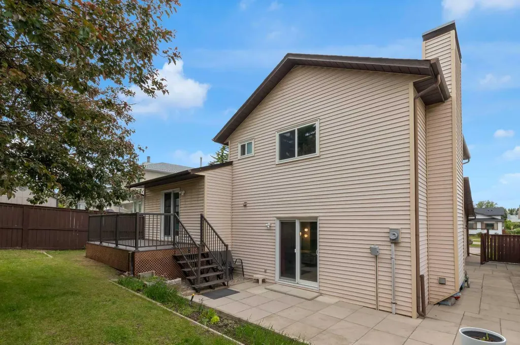 203 Edgepark Boulevard NW Calgary AB T3A 4E4